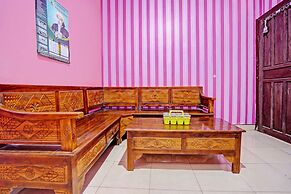 SPOT ON 92673 Gang Songo Syariah HomestayNearWisata Osing