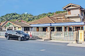 SPOT ON 92682 Badar Guest House Syariah