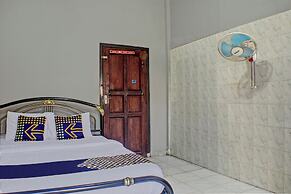 SPOT ON 92682 Badar Guest House Syariah