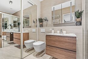 Stylish Luxurious Apt w Pool & Gym ID214