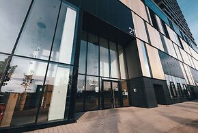 Stylish Luxurious Apt w Pool & Gym ID214