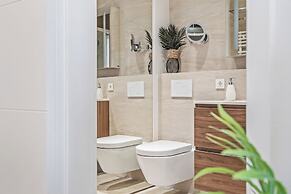 Stylish Luxurious Apt w Pool & Gym ID214