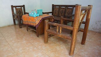 SPOT ON 92689 Homestay Srikandi Pulau Merah BeachNearPantai Pancer