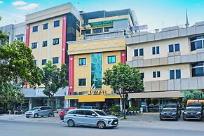 Super OYO Collection O 92690 Hotel Limas