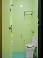 Super OYO Collection O 92690 Hotel Limas