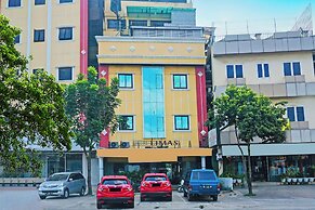 Super OYO Collection O 92690 Hotel Limas