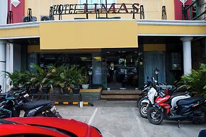 Super OYO Collection O 92690 Hotel Limas