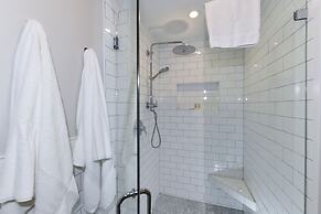 15 Fairways 2 Bedroom Condo by RedAwning