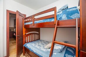 Pristine Bay 1106 4 Bedroom Home by RedAwning