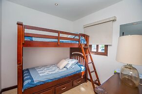 Pristine Bay 1106 4 Bedroom Home by RedAwning