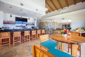 Pristine Bay 1106 4 Bedroom Home by RedAwning