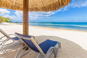 Pristine Bay 1106 4 Bedroom Home by RedAwning