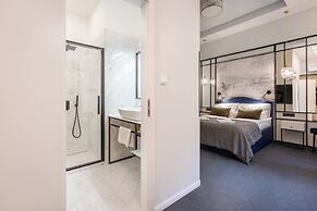 Astoria Boutique Suites - by BQA
