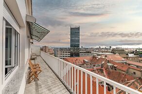 Grand Square Suite - Tale Of The City