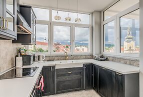 Grand Square Suite - Tale Of The City