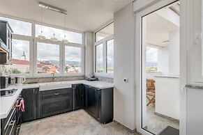 Grand Square Suite - Tale Of The City