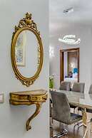 Grand Square Suite - Tale Of The City