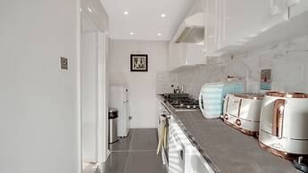 Apartment-sleeps3-heating-television-internet