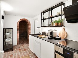 Sanders Charm - Cozy 1-bdr Apt With Shared Garden