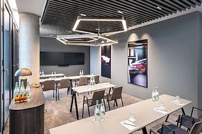 Radisson Blu Hotel At Porsche Design Tower Stuttgart