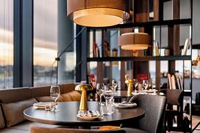 Radisson Blu Hotel At Porsche Design Tower Stuttgart