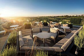 Radisson Blu Hotel At Porsche Design Tower Stuttgart