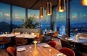 Radisson Blu Hotel At Porsche Design Tower Stuttgart