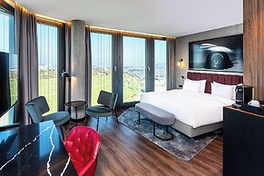 Radisson Blu Hotel At Porsche Design Tower Stuttgart