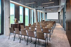 Radisson Blu Hotel At Porsche Design Tower Stuttgart