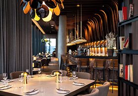 Radisson Blu Hotel At Porsche Design Tower Stuttgart