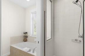 1285 Laurel Grove 'seabatical'