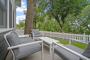 Lakeside Luxe Minneapolis