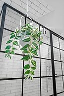 Lakeside Luxe Minneapolis