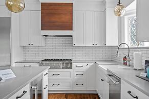 Lakeside Luxe Minneapolis