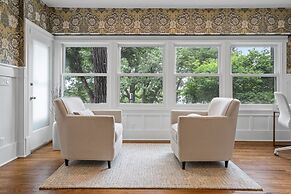 Lakeside Luxe Minneapolis