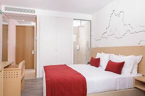 Happy Day Hotel