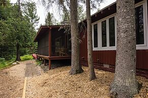 Cozy Riverside Getaway Pine Bend Cottage