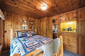 Cozy Riverside Getaway Pine Bend Cottage