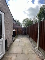 Modernised Central Wigan Townhouse Sleeps up to 6
