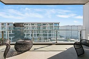 Sunny and Spacious in Wynyard Quarter