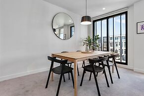 Sunny and Spacious in Wynyard Quarter