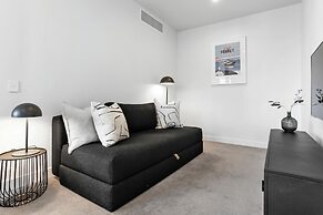 Sunny and Spacious in Wynyard Quarter