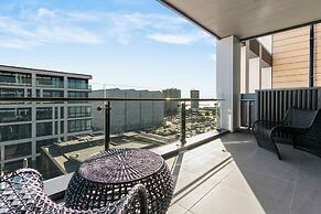 Sunny and Spacious in Wynyard Quarter