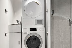 Sunny and Spacious in Wynyard Quarter