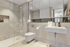 Sunny and Spacious in Wynyard Quarter