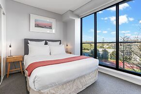 Light & relaxing on city fringe