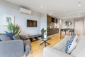 Light & relaxing on city fringe