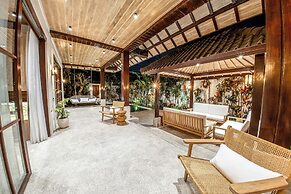 Putri Salju by EVDEkimi