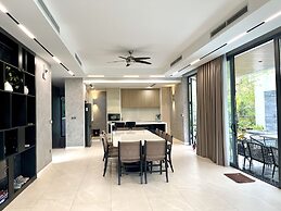 Venus Villa Flamingo Dai Lai by MAPSTAR