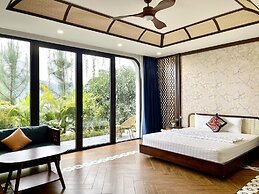 Venus Villa Flamingo Dai Lai by MAPSTAR